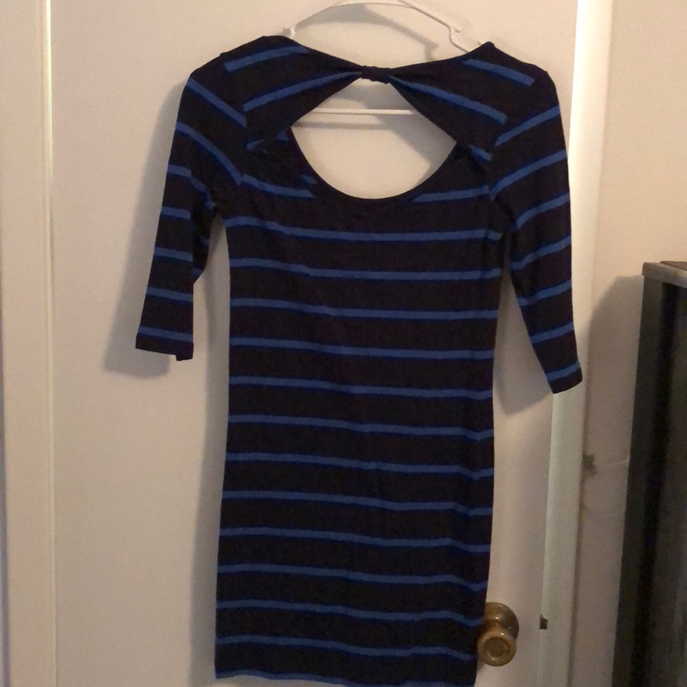 Garage dress - Picture 2 of 2